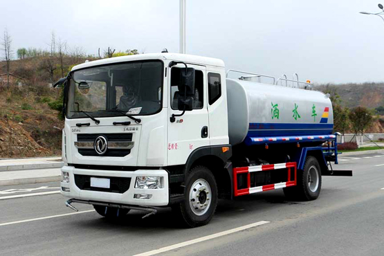 怎樣排除灑水車柴油機過早、過遲的噴油現(xiàn)象？