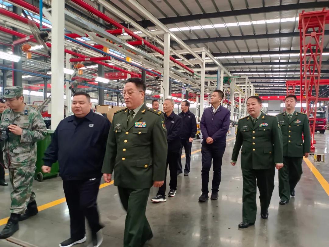 省委常委、省軍區(qū)政委視察我公司應(yīng)急產(chǎn)業(yè)發(fā)展?fàn)顩r